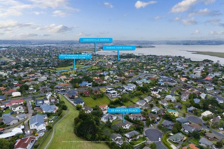 Photo of property in 18 Van Dyke Place, West Harbour, Auckland, 0618