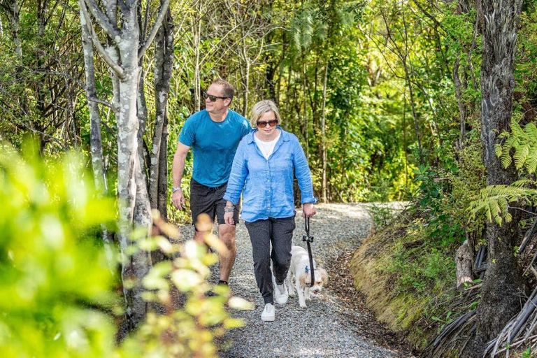 Photo of property in 60 Oakum Road, Whitby, 5024