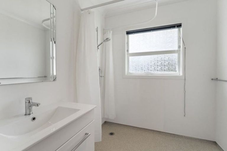 Photo of property in 55 Karaka Crescent, Levin, 5510