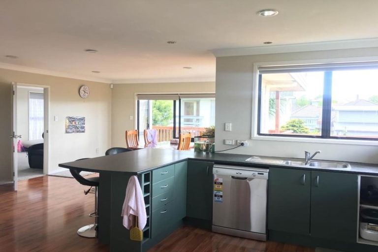 Photo of property in 251 Hobsonville Road, Hobsonville, Auckland, 0618