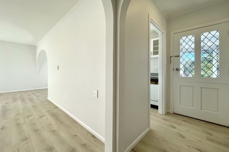 Photo of property in 20 Madison Place, Forrest Hill, Auckland, 0620