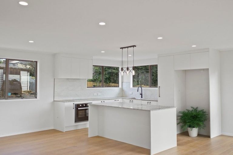 Photo of property in 30 Mcquarrie Avenue, Wattle Downs, Auckland, 2103