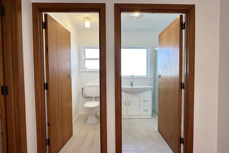 Photo of property in 61 Lake Road, Northcote, Auckland, 0627