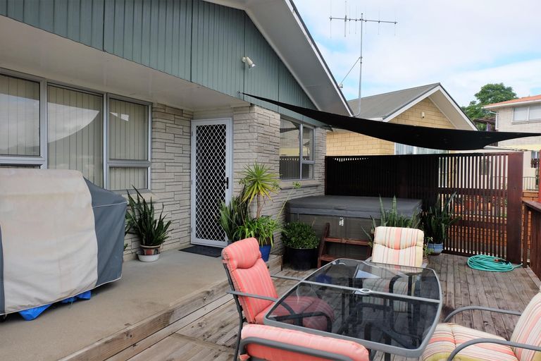 Photo of property in 28 Mcvie Road, Huntly, 3700