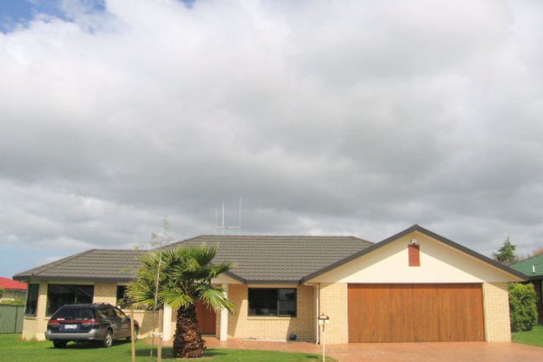 Photo of property in 8 Loveridge Place, Morrinsville, 3300