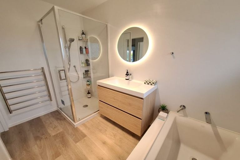 Photo of property in 42 Branch Road, Highlands Park, New Plymouth, 4312