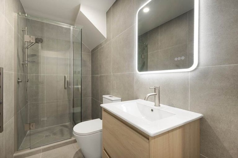 Photo of property in 2/399 Massey Road, Mangere East, Auckland, 2024