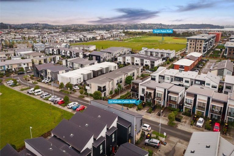 Photo of property in 16 Malcolm Calder Road, Hobsonville, Auckland, 0616