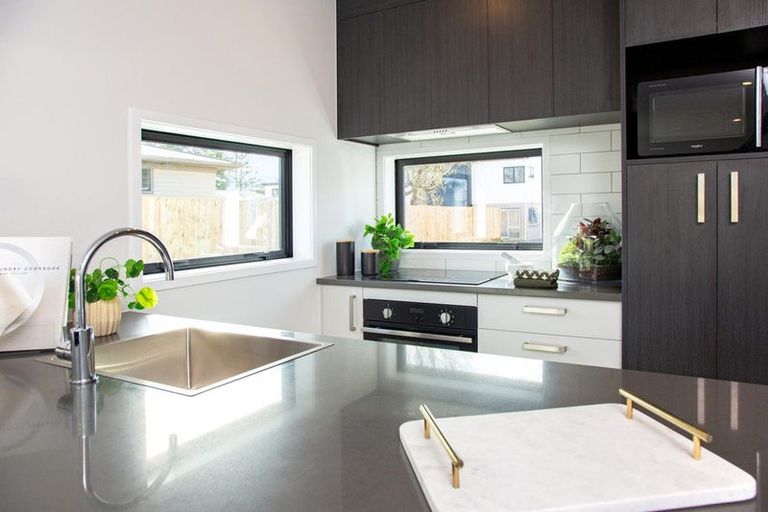 Photo of property in 5 Whati Lane, Henderson, Auckland, 0612