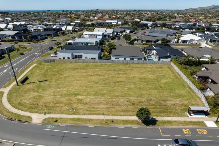 Photo of property in 334 Grenada Street, Papamoa Beach, Papamoa, 3118
