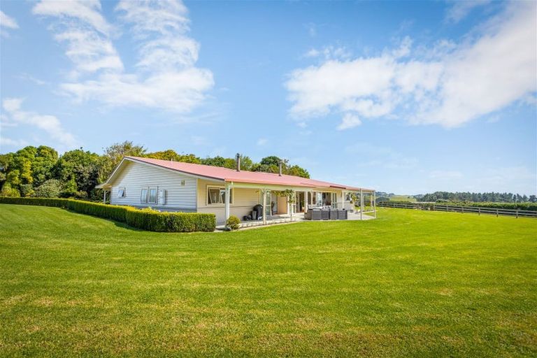 Photo of property in 135c Hutchinson Road, Helensville, 0875