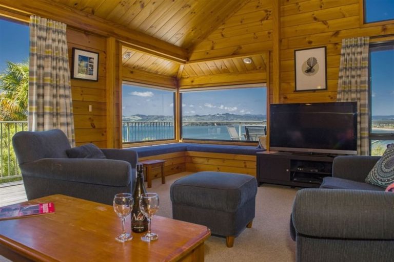 Photo of property in 14 Haddon Crescent, Whitianga, 3510