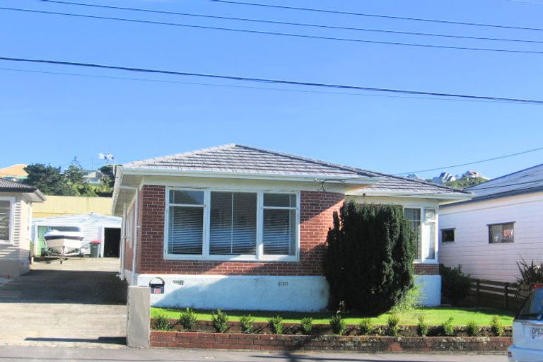 Photo of property in 28 Dr Taylor Terrace, Johnsonville, Wellington, 6037