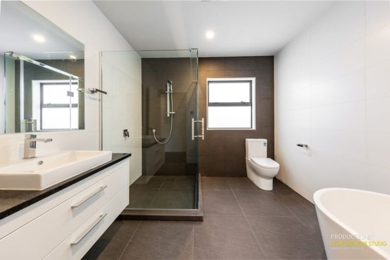 Photo of property in 2 Pommes Way, Silverdale, 0932