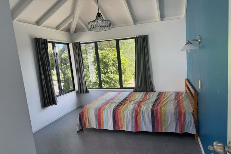 Photo of property in 58 Gladstone Road, Northcote, Auckland, 0627