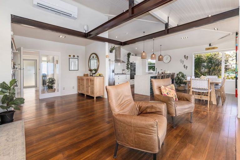 Photo of property in 86 Seaview Road, Paraparaumu Beach, Paraparaumu, 5032