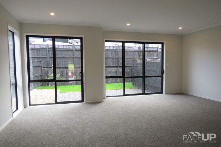 Photo of property in 10 Kauri Amber Road, Westgate, Auckland, 0614