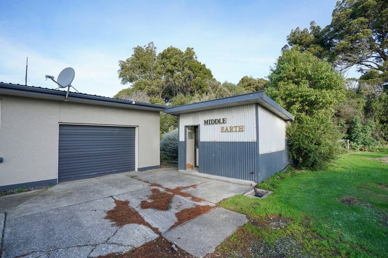 Photo of property in 49 Ferry Road, West Plains, Invercargill, 9879