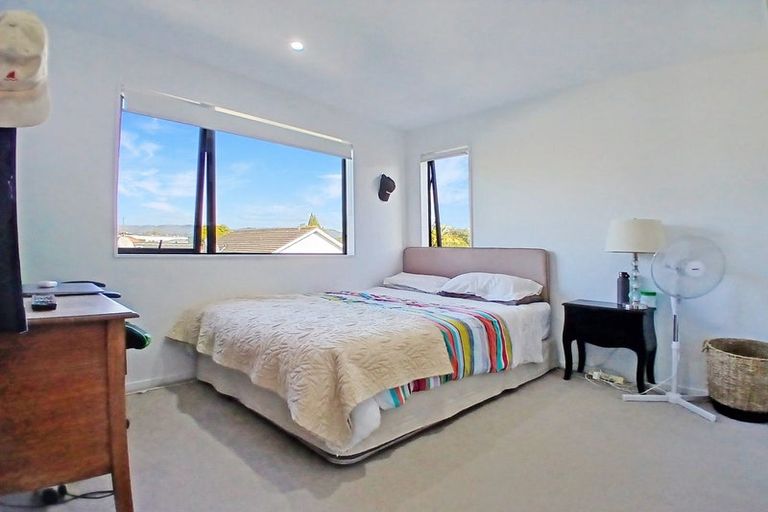Photo of property in 18 Eileen Newey Place, Henderson, Auckland, 0612