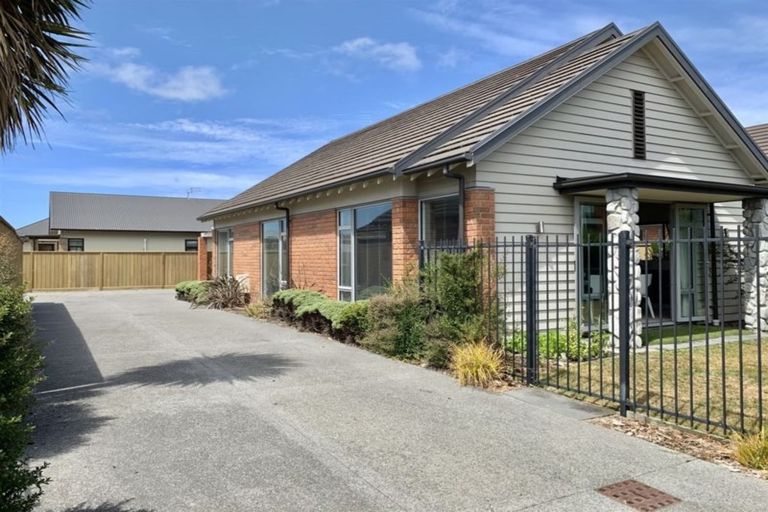 Photo of property in 33 Henley Green, Northwood, Christchurch, 8051