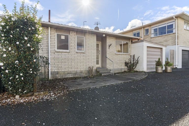 Photo of property in 2/50 Paynters Avenue, Strandon, New Plymouth, 4312