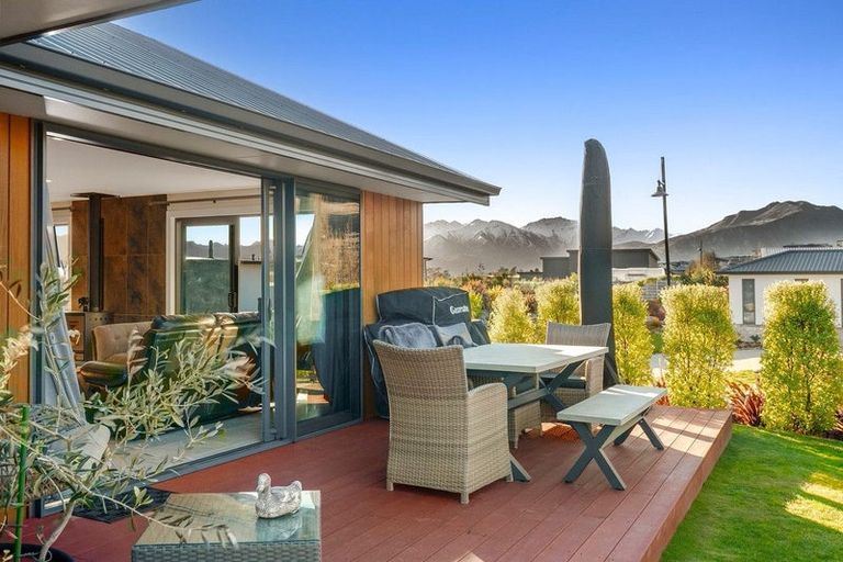 Photo of property in 23 Kereru Crescent, Wanaka, 9305