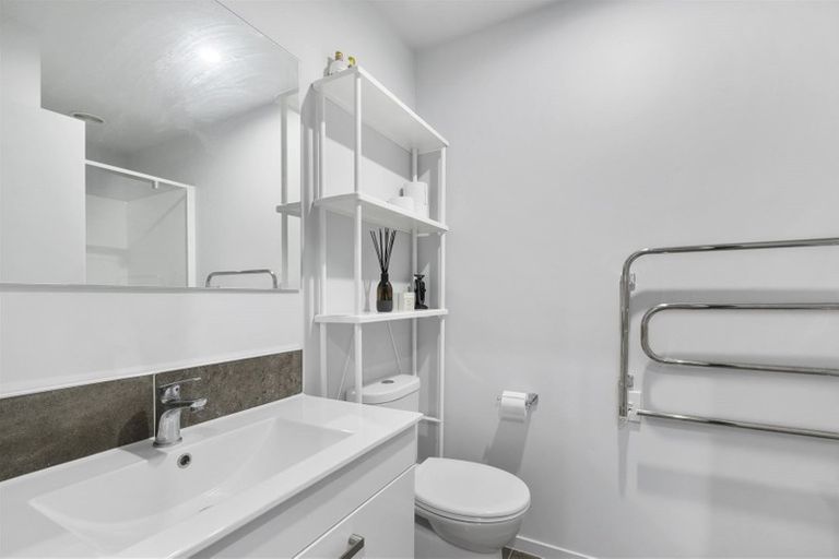 Photo of property in 11 Pakoro Close, Hobsonville, Auckland, 0618