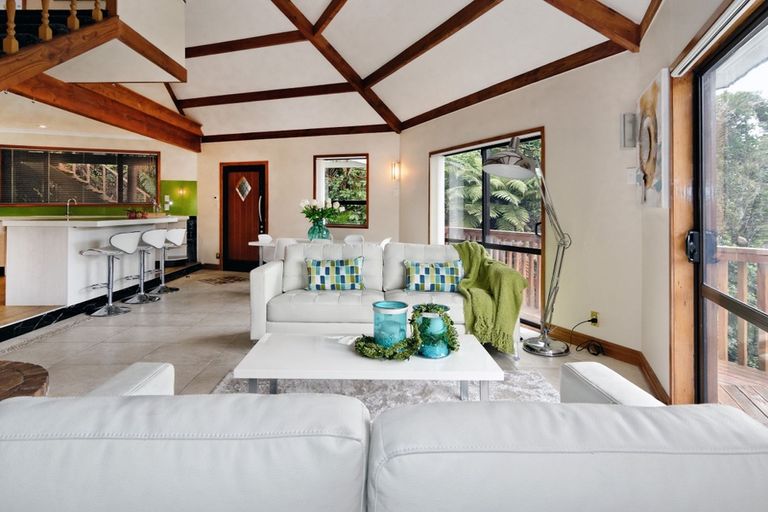 Photo of property in 201 Shaw Road, Titirangi, Auckland, 0604