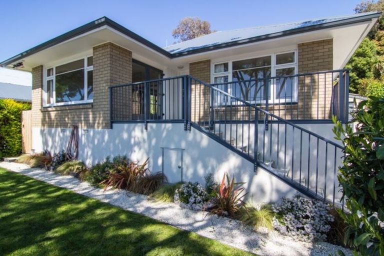 Photo of property in 208 Centaurus Road, Saint Martins, Christchurch, 8022