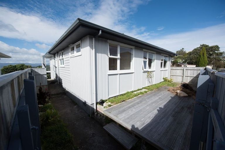 Photo of property in 12 Maple Grove, Kingston, Wellington, 6021