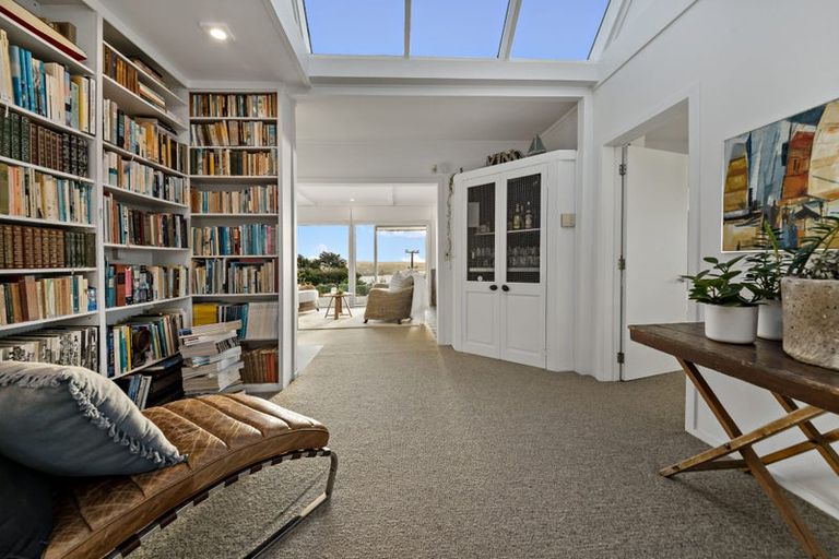 Photo of property in 24 Austin Road, Greenhithe, Auckland, 0632