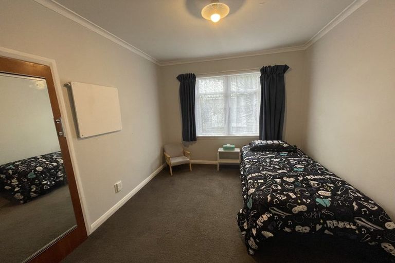 Photo of property in 12 Bristol Street, Island Bay, Wellington, 6023