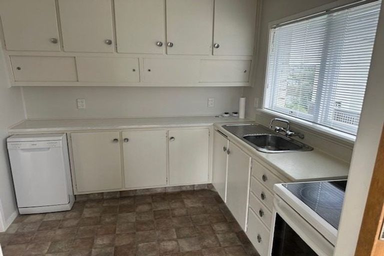 Photo of property in 1/48 Richards Avenue, Forrest Hill, Auckland, 0620