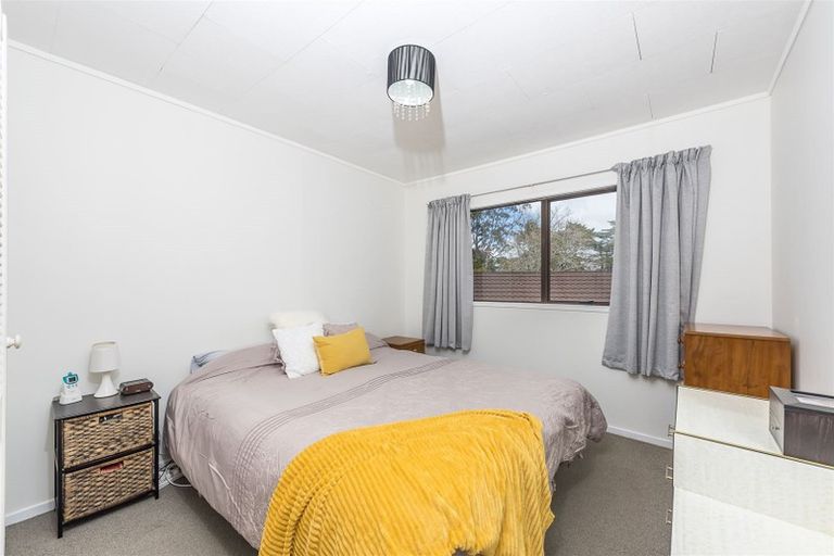 Photo of property in 23 Luckens Road, West Harbour, Auckland, 0618