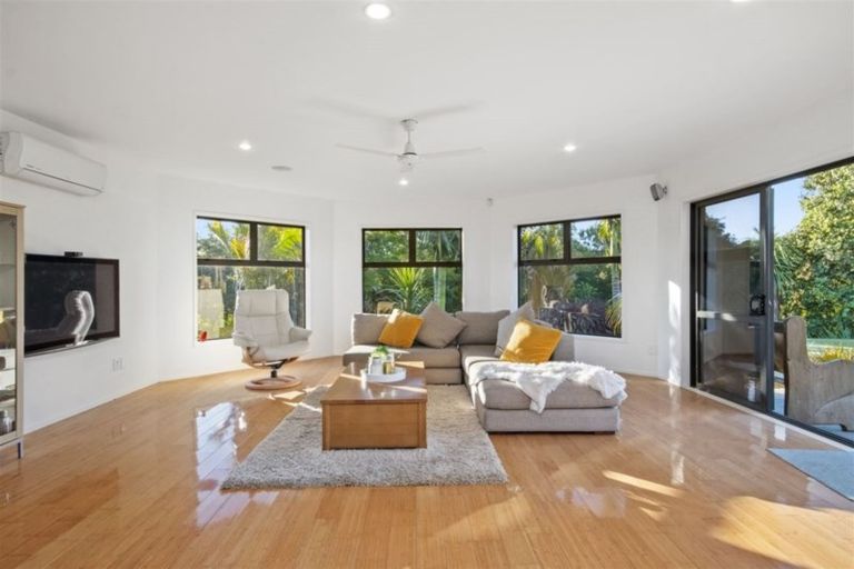 Photo of property in 23 Lough Bourne Drive, Pukekohe, 2120