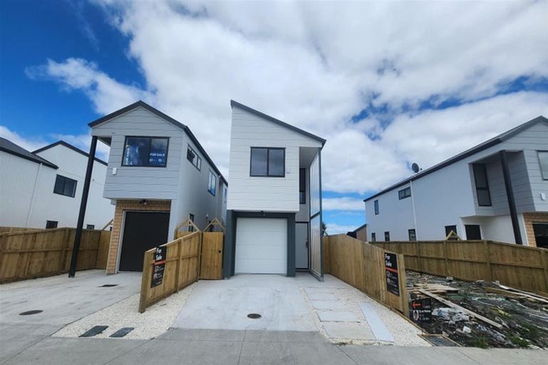 Photo of property in 17 John Gray Street, Papakura, 2110