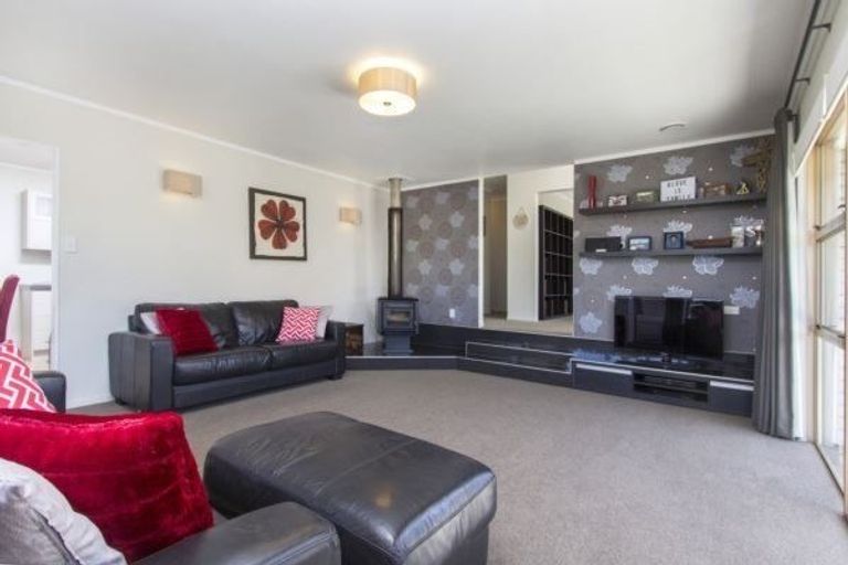 Photo of property in 41 Walworth Avenue, Pakuranga Heights, Auckland, 2010