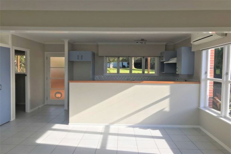 Photo of property in 19 Hartley Terrace, Massey, Auckland, 0614