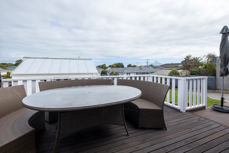 Photo of property in 9 Victoria Street, Hawera, 4610