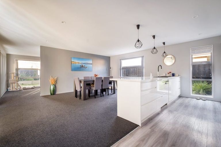 Photo of property in 33 Northmoor Boulevard, Rolleston, 7615