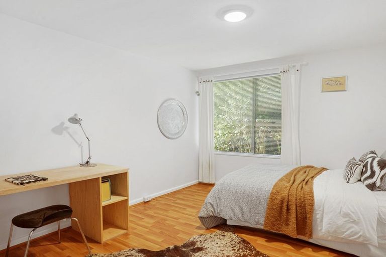 Photo of property in 1 Takahe Drive, Cashmere, Christchurch, 8022