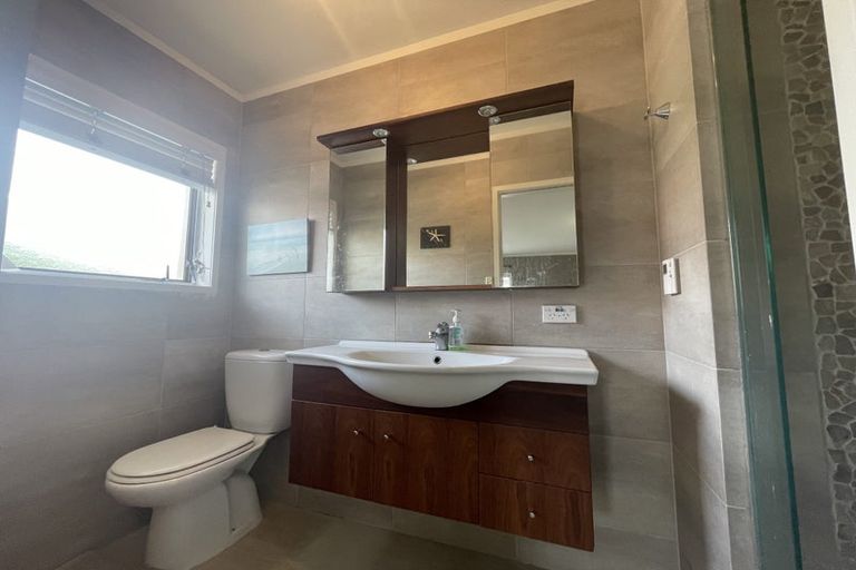 Photo of property in 42 Merriefield Avenue, Forrest Hill, Auckland, 0620