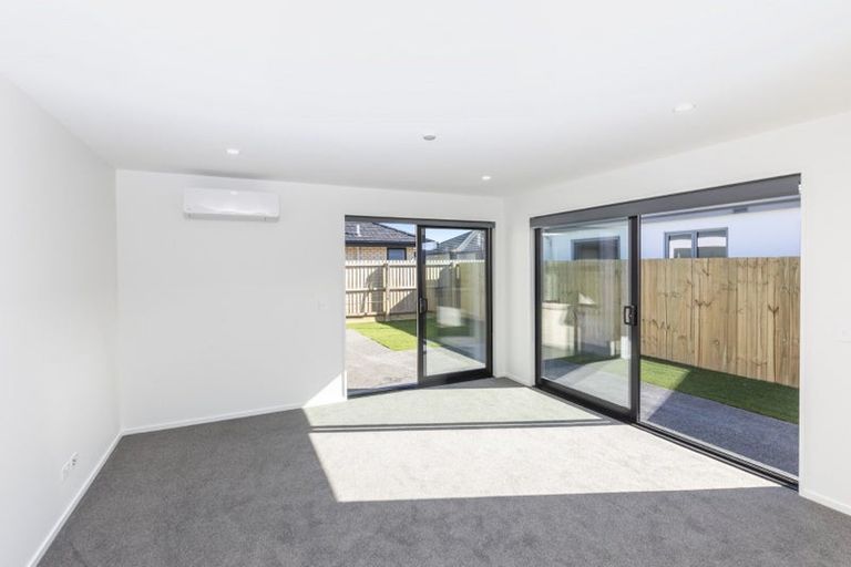 Photo of property in 5 Rita Angus Road, Belfast, 8051