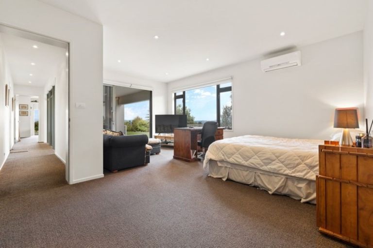 Photo of property in 55 Pinetone Road, Kumeu, 0892