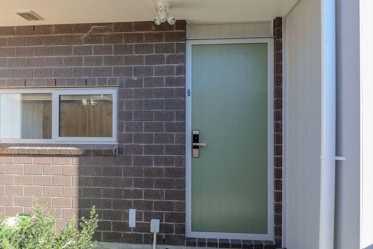 Photo of property in 6/51 Wharf Road, Te Atatu Peninsula, Auckland, 0610