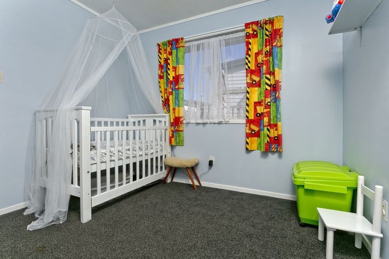 Photo of property in 62 Kia Ora Road, Beach Haven, Auckland, 0626