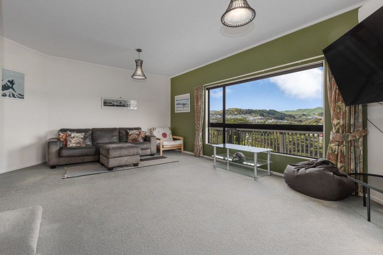 Photo of property in 60 Molyneux Close, Whitby, Porirua, 5024