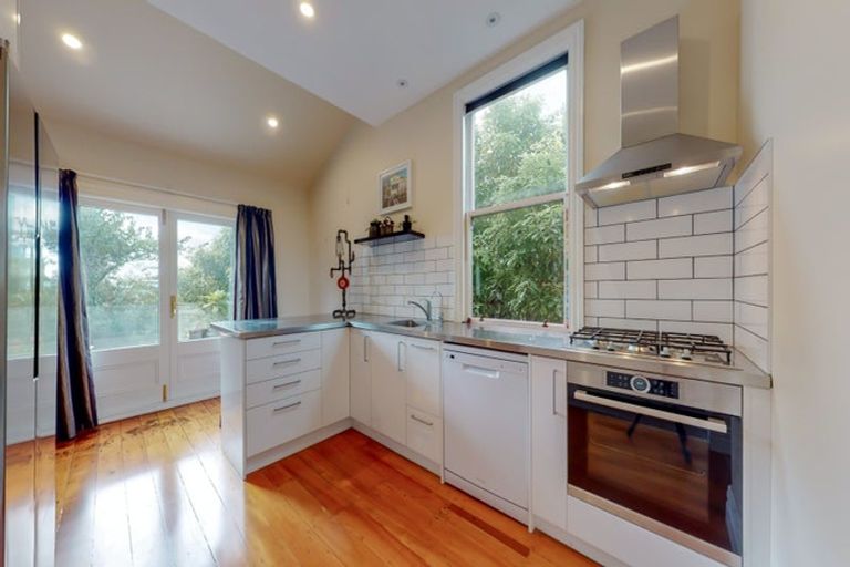 Photo of property in 16 Hall Street, Newtown, Wellington, 6021