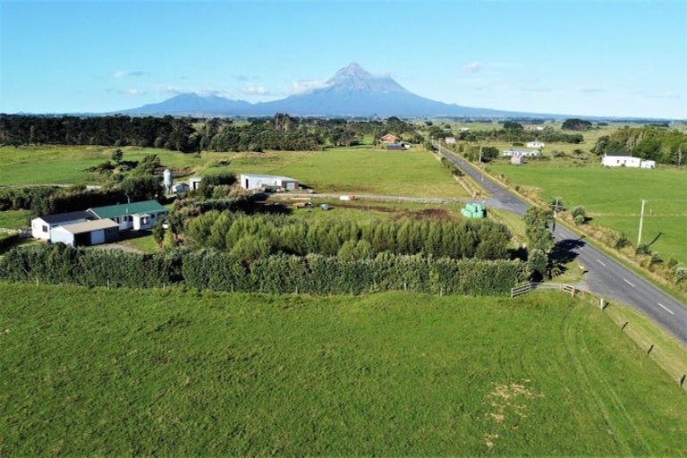 Photo of property in 189 Namu Road, Opunake, 4681