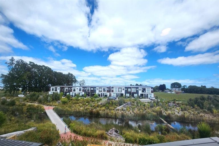Photo of property in 17 John Gray Street, Papakura, 2110